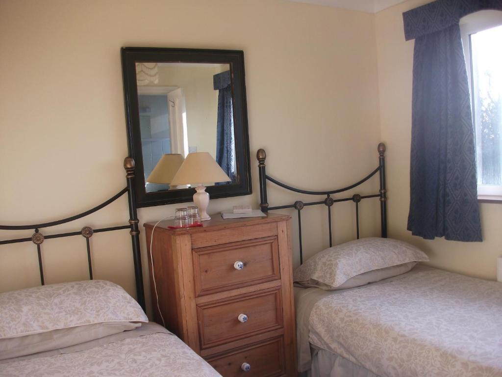 رينفيلي Fuchsia House Bed And Breakfast Connemara الغرفة الصورة